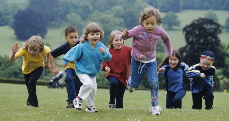 kids running