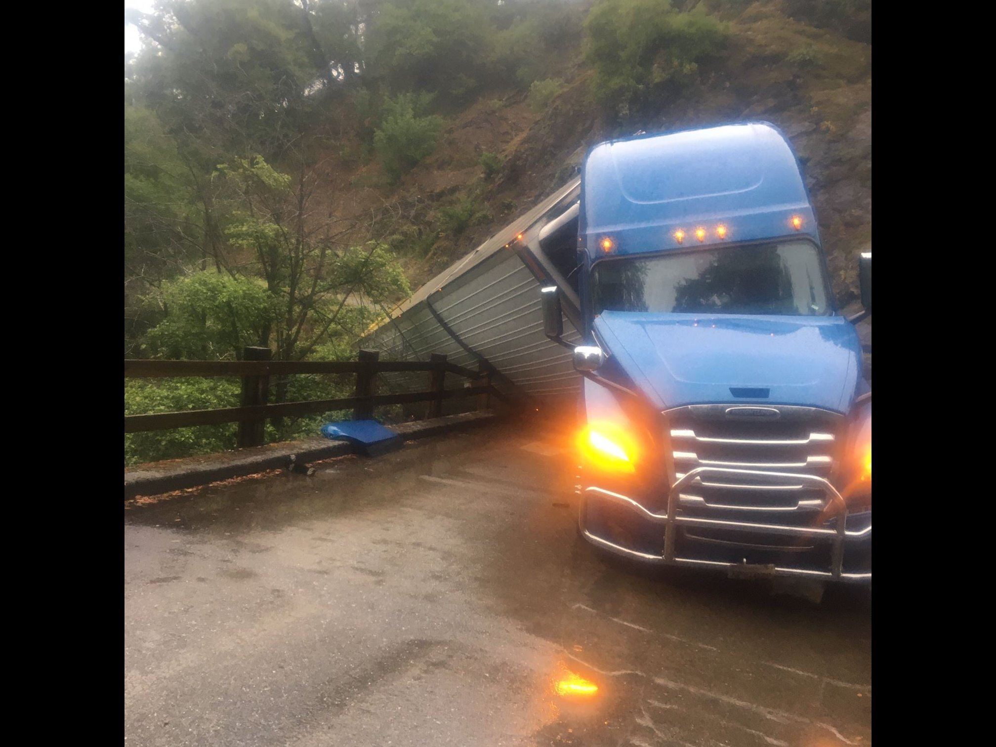 Big Rig on Zenia Bluff Road 4